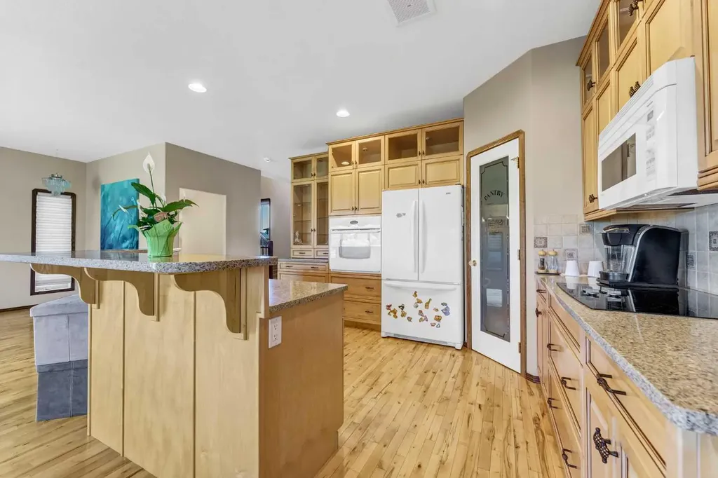 144 Sundance Road SW Medicine Hat AB T1B4V9