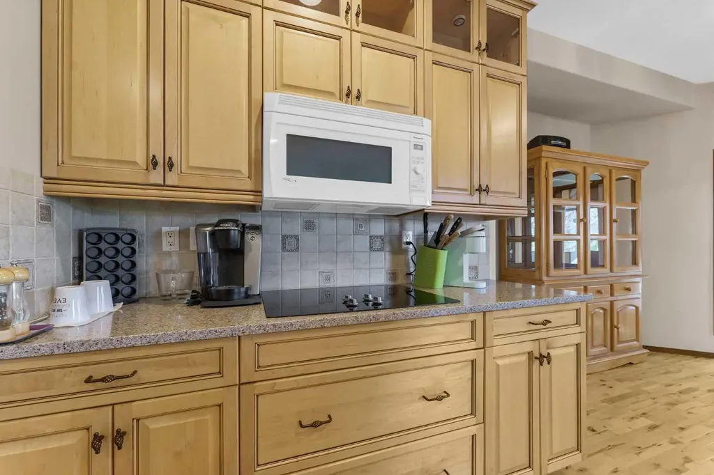 144 Sundance Road SW Medicine Hat AB T1B4V9