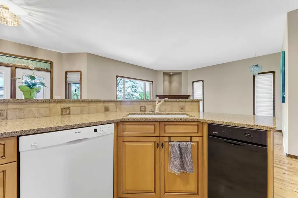 144 Sundance Road SW Medicine Hat AB T1B4V9