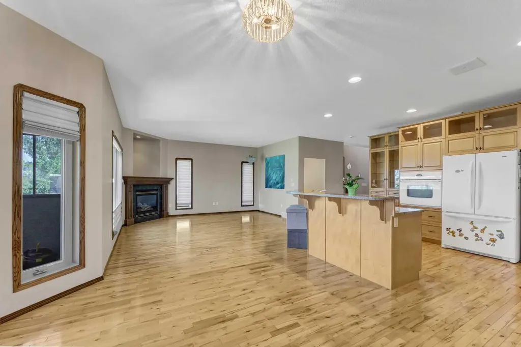 144 Sundance Road SW Medicine Hat AB T1B4V9