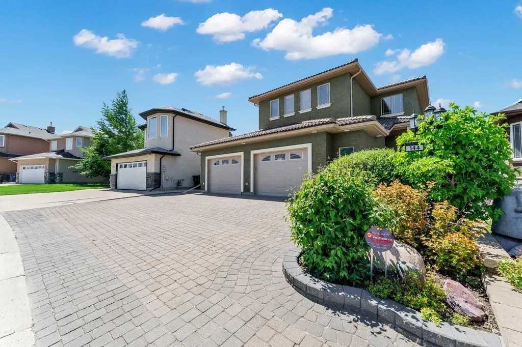 144 Sundance Road SW Medicine Hat AB T1B4V9