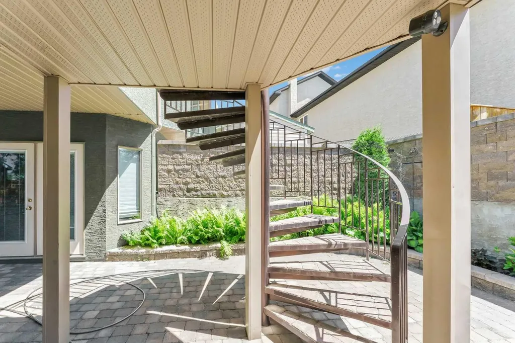 144 Sundance Road SW Medicine Hat AB T1B4V9