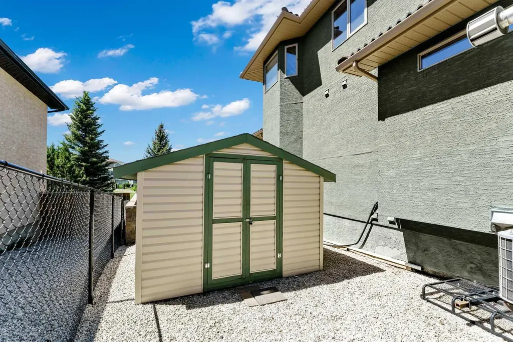 144 Sundance Road SW Medicine Hat AB T1B4V9