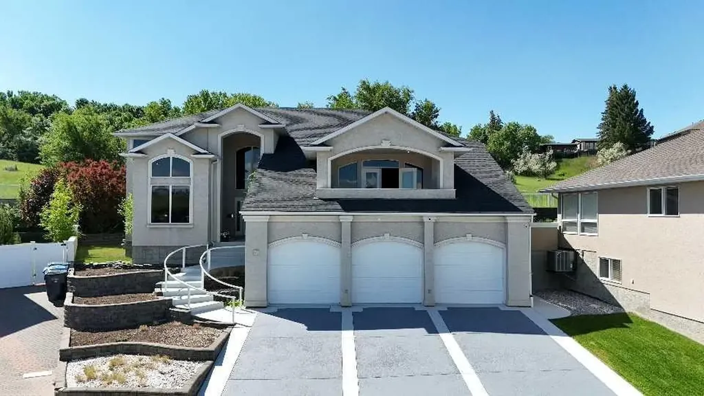 23 Chinook Place SW Medicine Hat AB T1A8S1