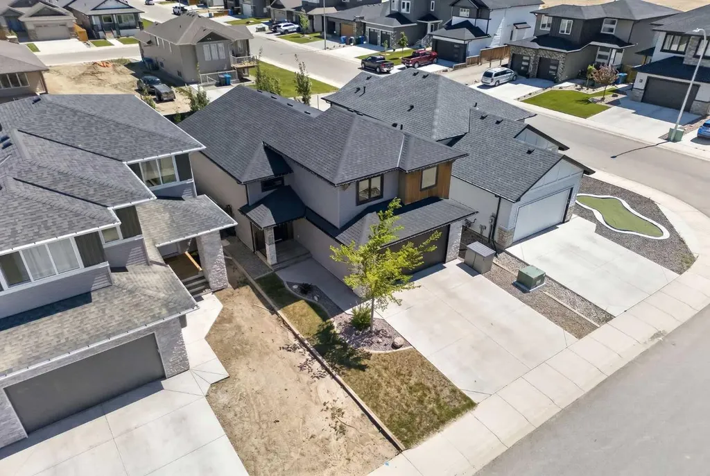 47 Rivergrove Lane W Lethbridge AB T1K 8E8