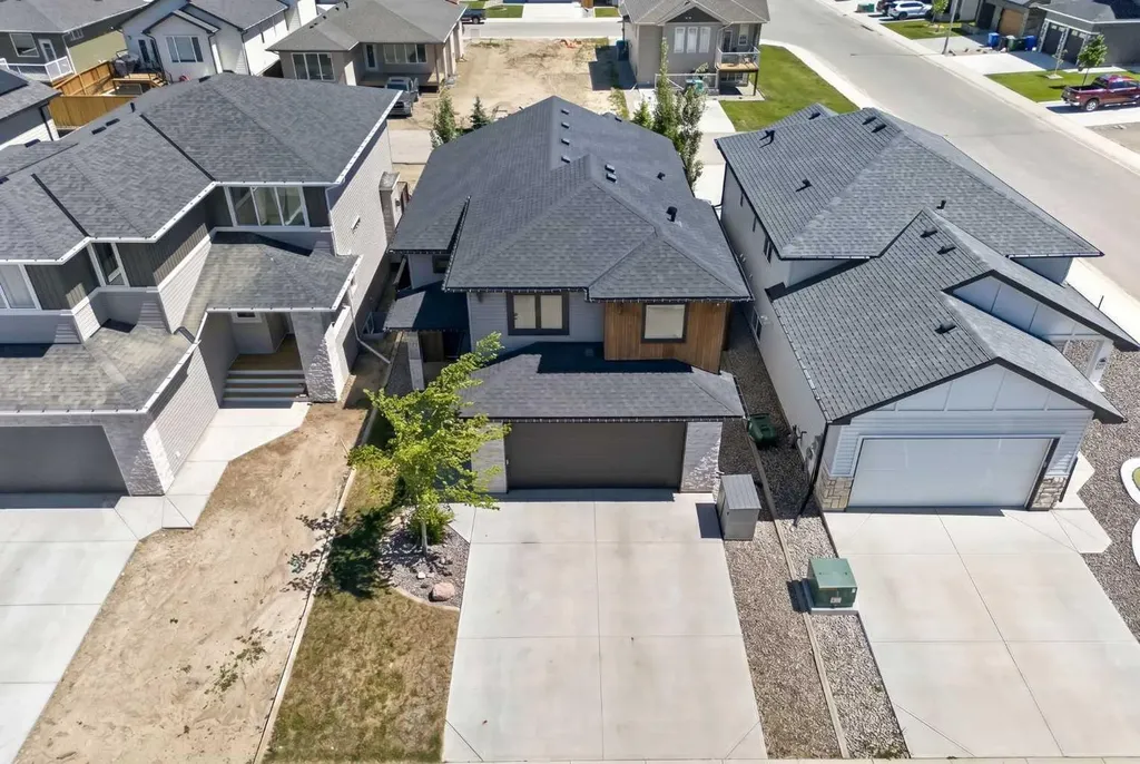 47 Rivergrove Lane W Lethbridge AB T1K 8E8