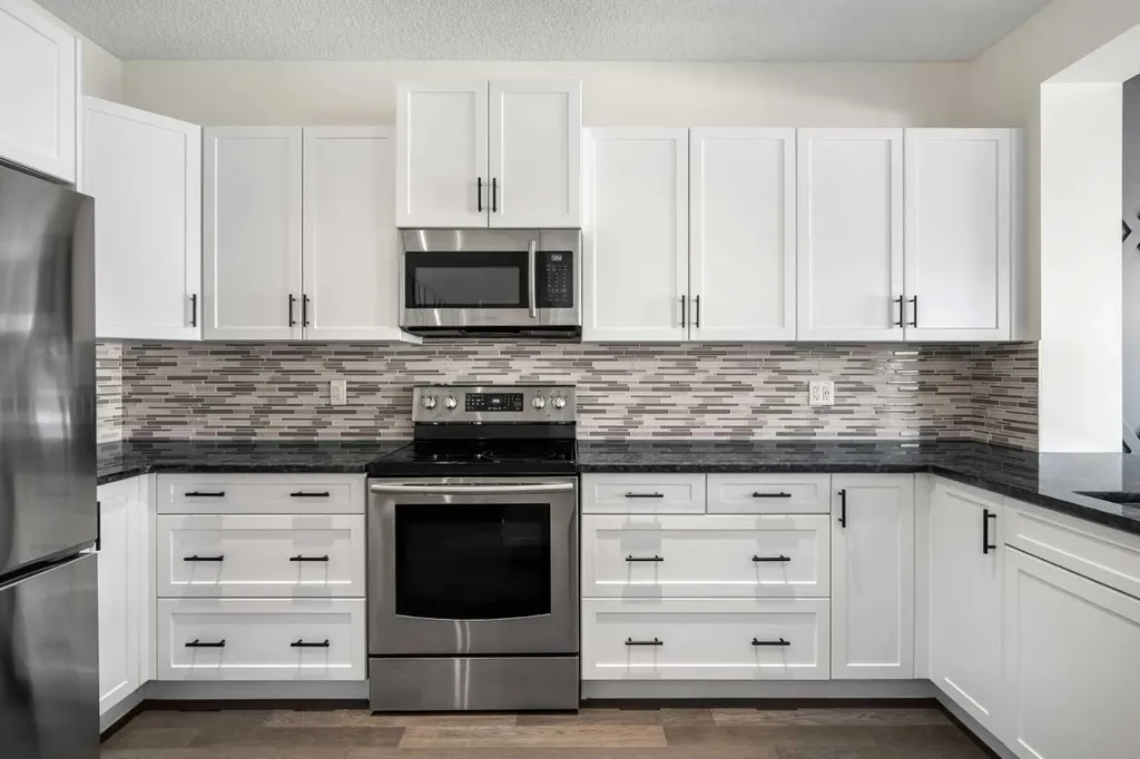 6 Kingsbury Close SE Airdrie AB T4A 0R3