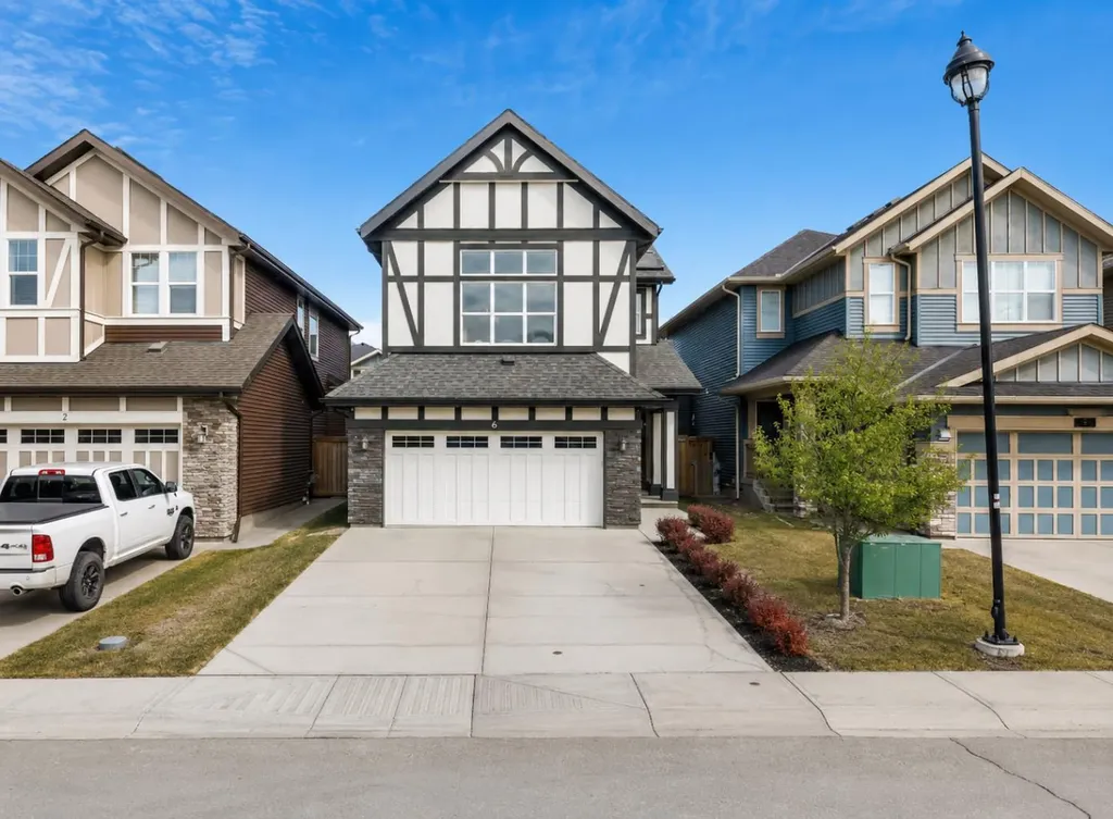 6 Kingsbury Close SE Airdrie AB T4A 0R3