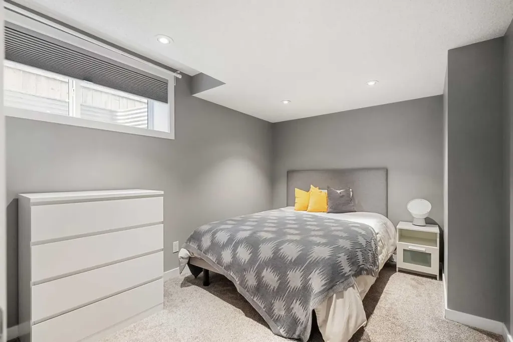 6 Kingsbury Close SE Airdrie AB T4A 0R3