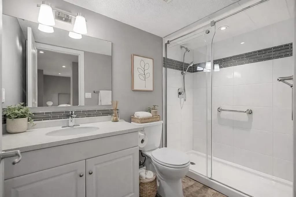 6 Kingsbury Close SE Airdrie AB T4A 0R3