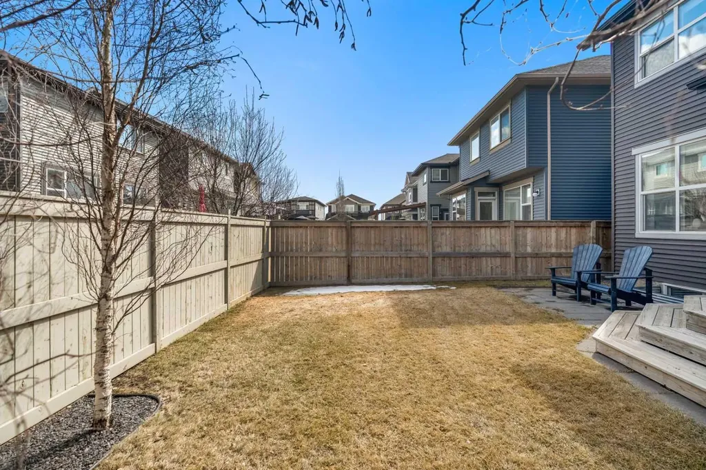 6 Kingsbury Close SE Airdrie AB T4A 0R3