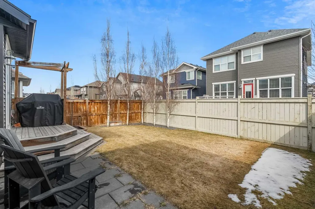 6 Kingsbury Close SE Airdrie AB T4A 0R3