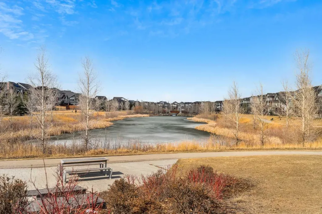6 Kingsbury Close SE Airdrie AB T4A 0R3