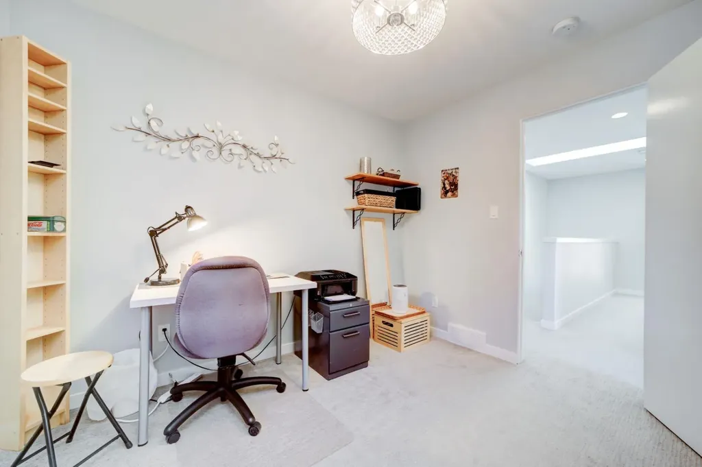 956 11 Street S Lethbridge AB T1J 2P8