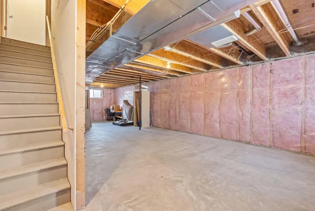 31 Red Embers Lane NE Calgary AB T3N 1B6