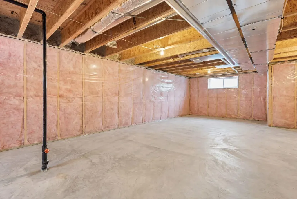 31 Red Embers Lane NE Calgary AB T3N 1B6