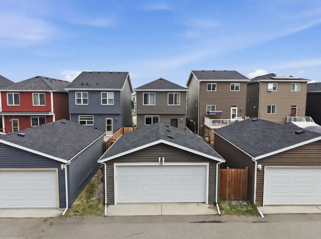 31 Red Embers Lane NE Calgary AB T3N 1B6