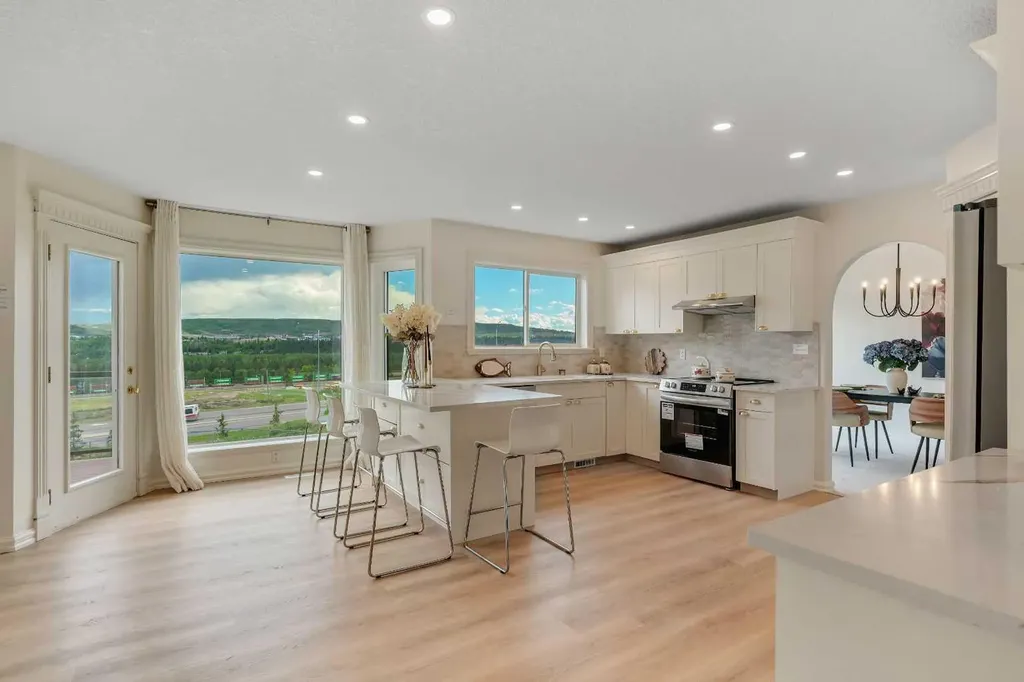 78 Scimitar View Calgary AB T3L 2B5