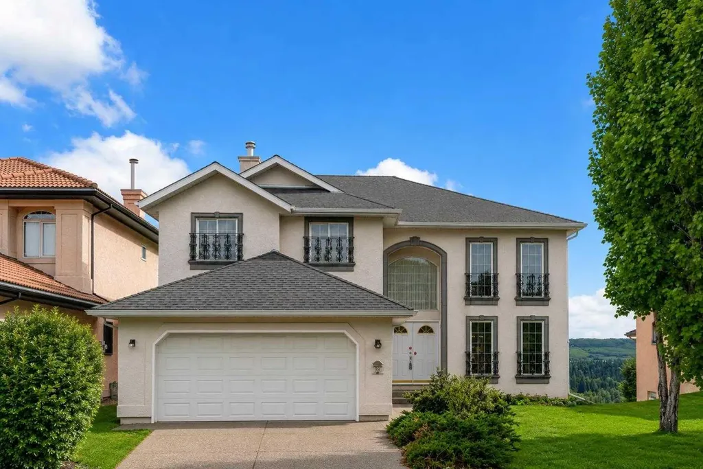 78 Scimitar View NW Calgary AB T3L 2B5