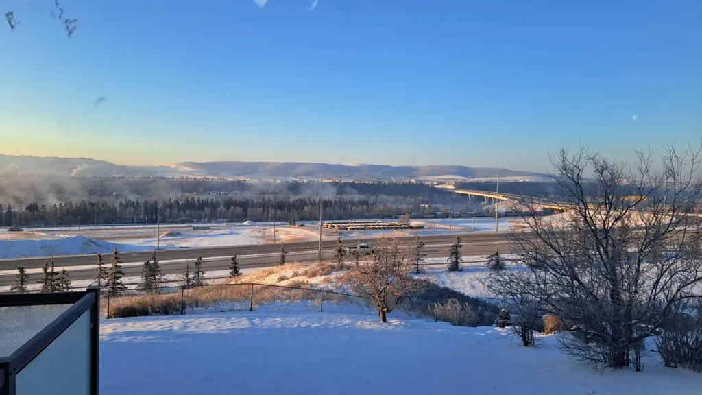 78 Scimitar View NW Calgary AB T3L 2B5