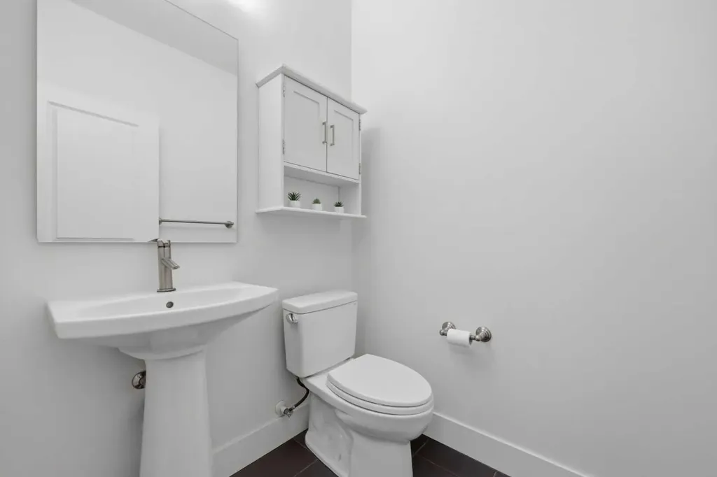 102 Drake Landing Heights Okotoks AB T1S 0M8