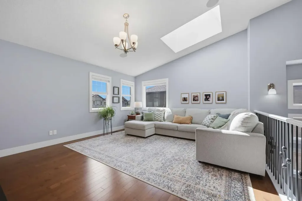 102 Drake Landing Heights Okotoks AB T1S 0M8