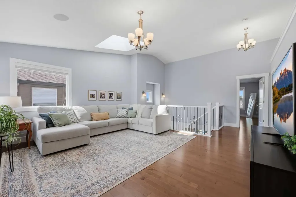 102 Drake Landing Heights Okotoks AB T1S 0M8