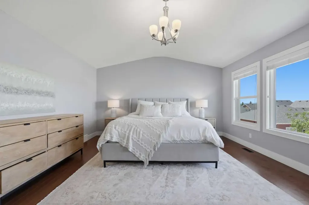 102 Drake Landing Heights Okotoks AB T1S 0M8