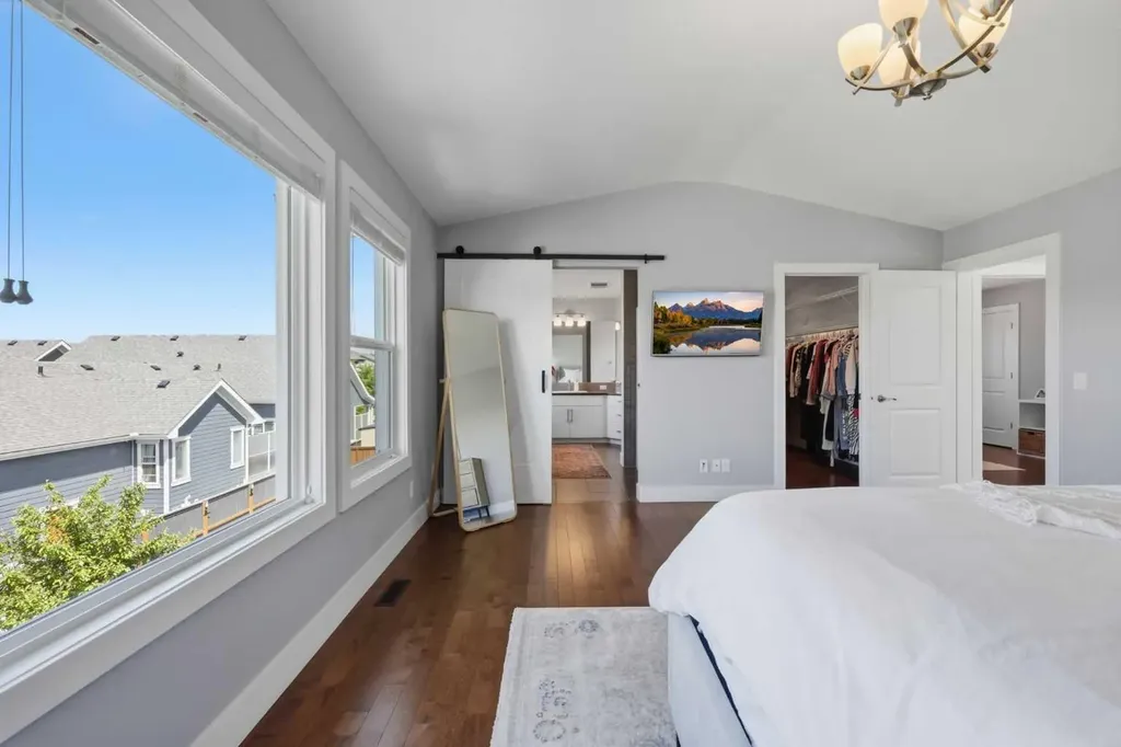 102 Drake Landing Heights Okotoks AB T1S 0M8