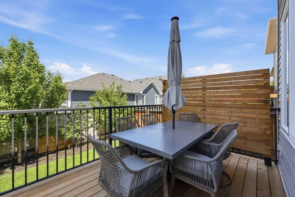 102 Drake Landing Heights Okotoks AB T1S 0M8