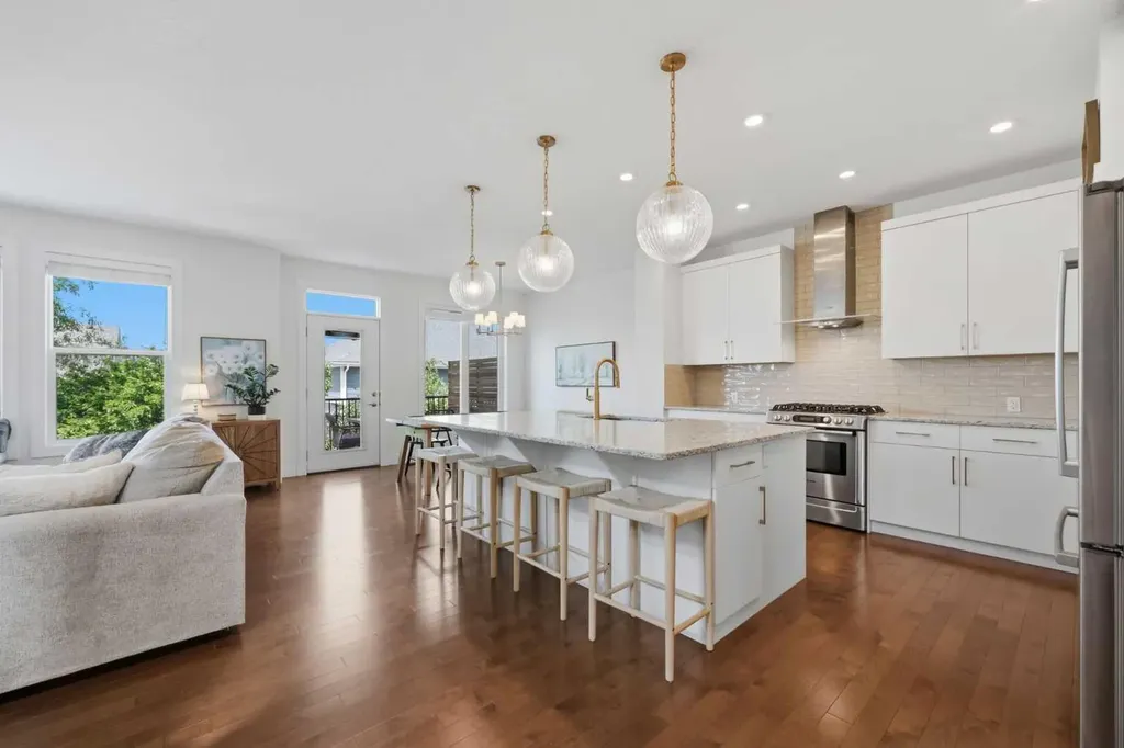 102 Drake Landing Heights Okotoks AB T1S 0M8