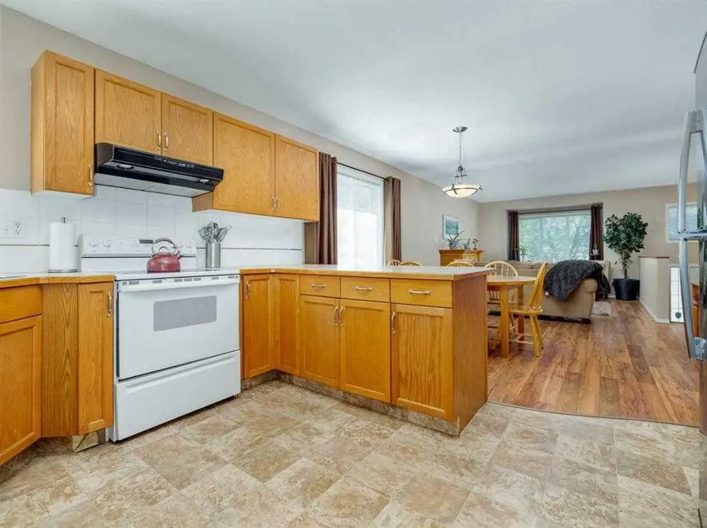 33 Peigan Court W Lethbridge AB T1K 6J4