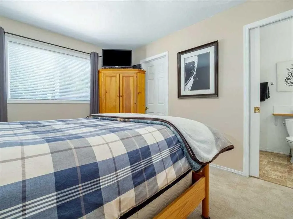 33 Peigan Court W Lethbridge AB T1K 6J4