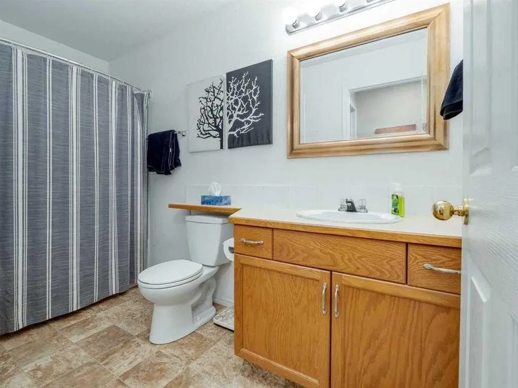 33 Peigan Court W Lethbridge AB T1K 6J4
