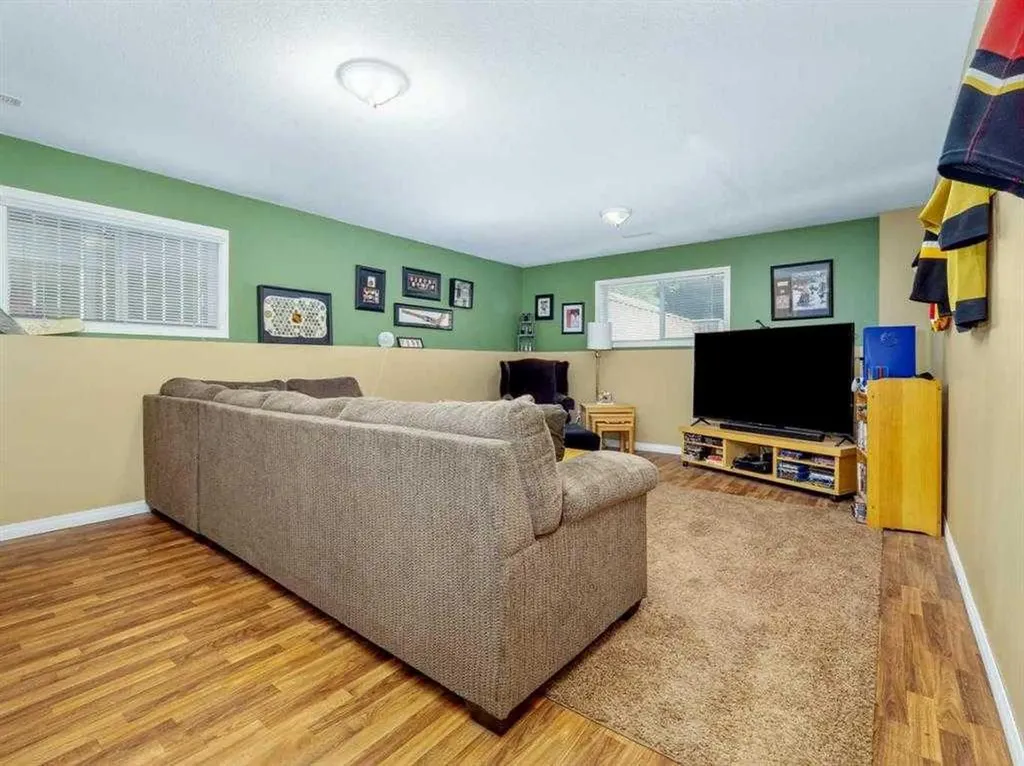 33 Peigan Court W Lethbridge AB T1K 6J4