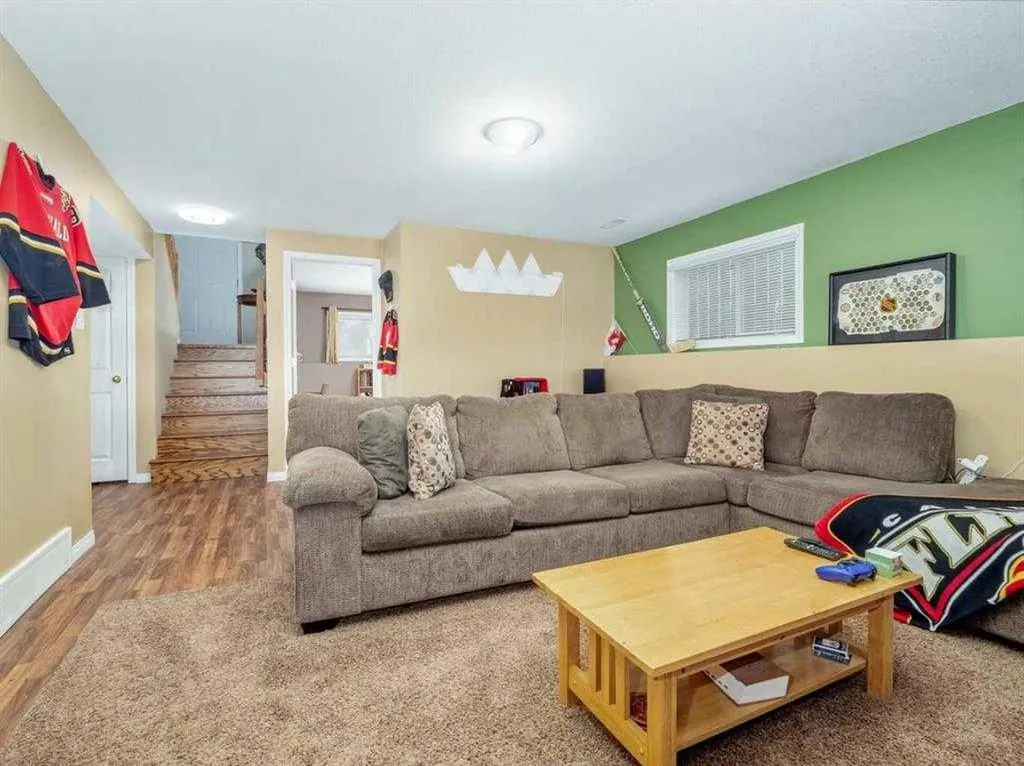 33 Peigan Court W Lethbridge AB T1K 6J4