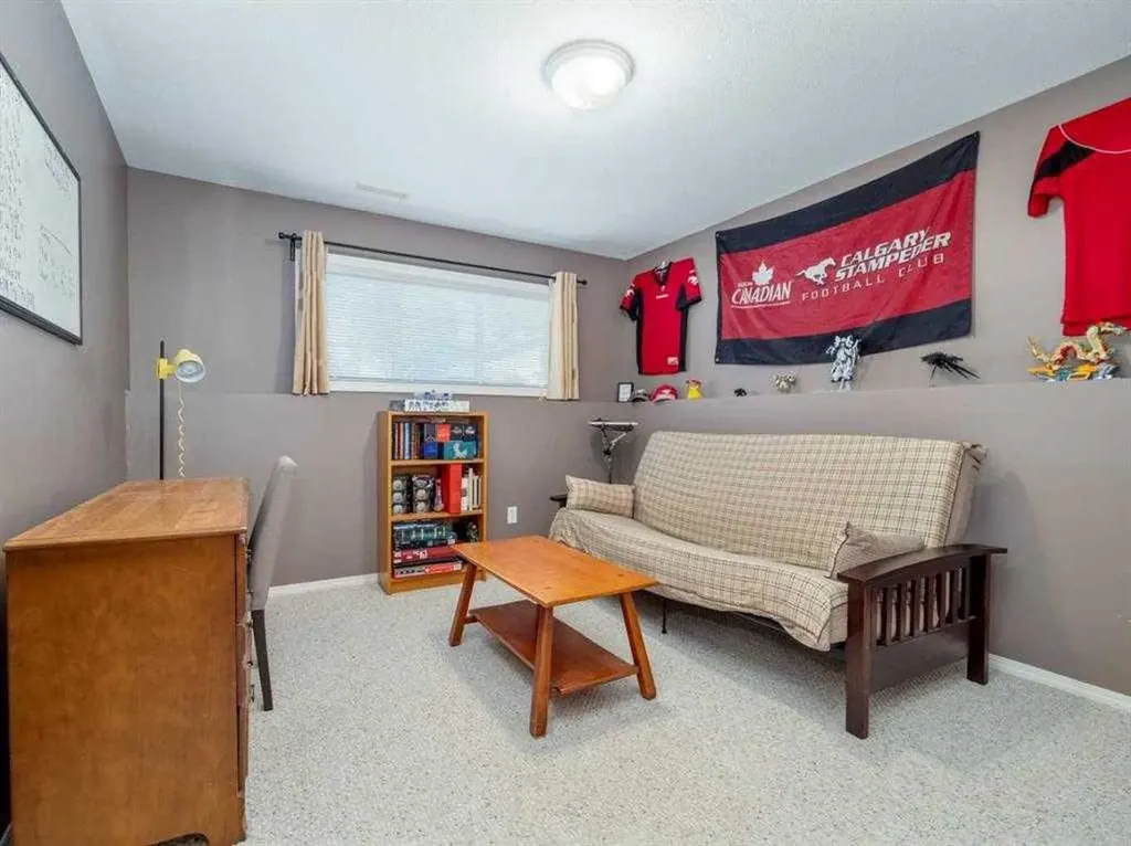 33 Peigan Court W Lethbridge AB T1K 6J4