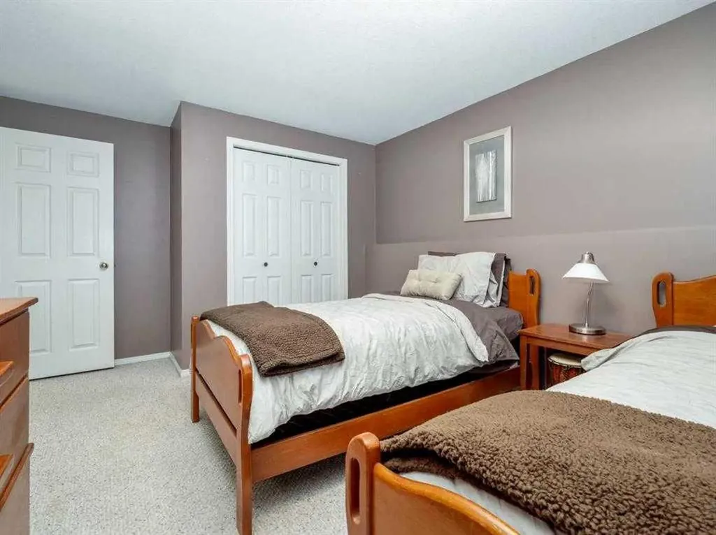 33 Peigan Court W Lethbridge AB T1K 6J4