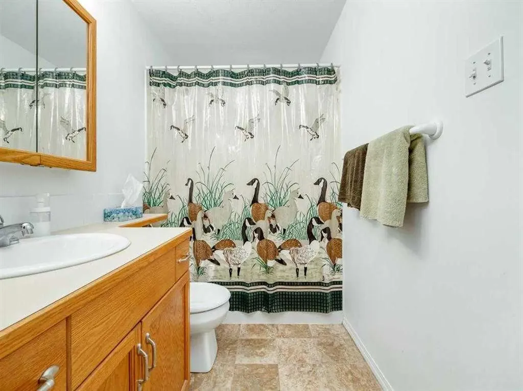 33 Peigan Court W Lethbridge AB T1K 6J4