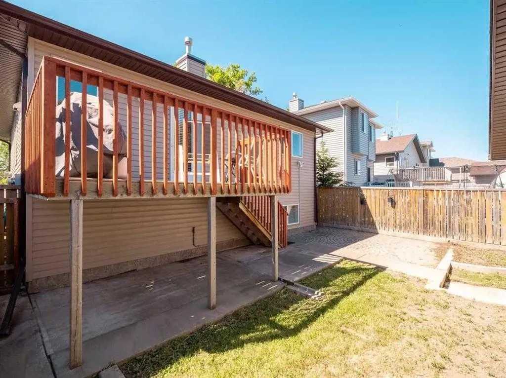 33 Peigan Court W Lethbridge AB T1K 6J4