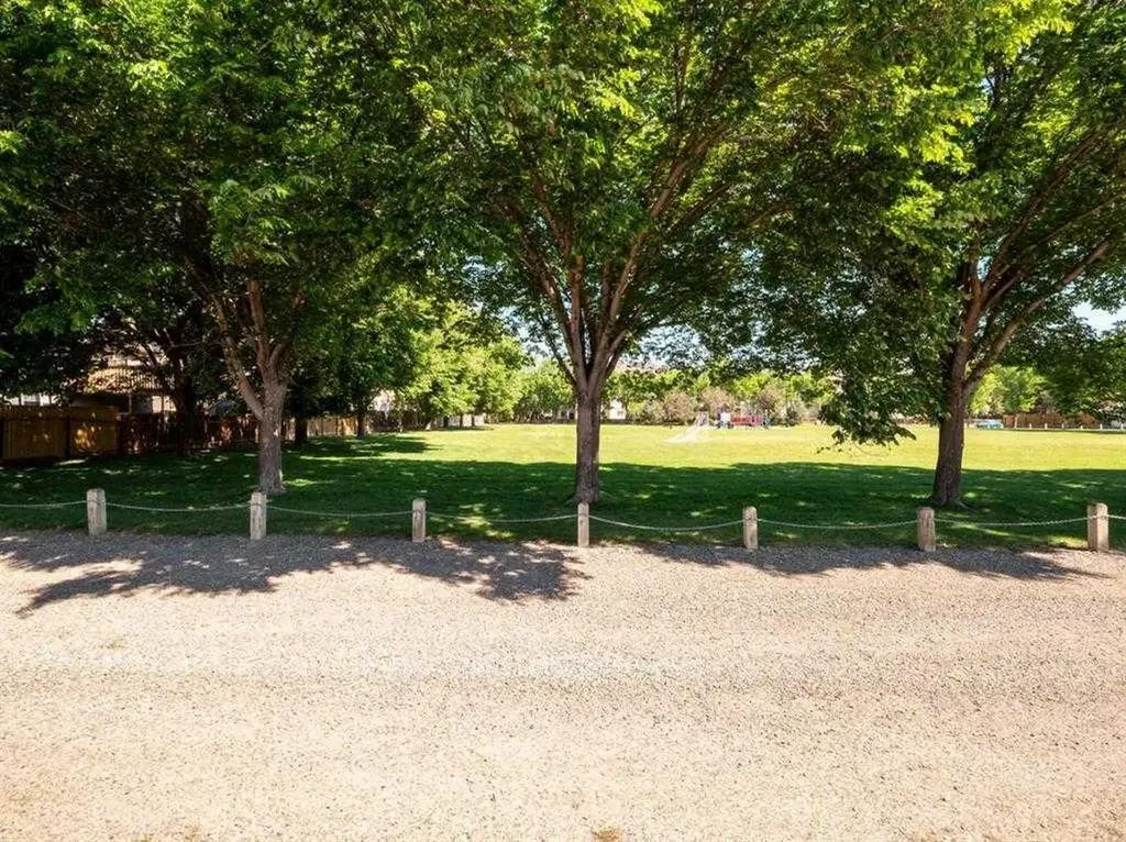 33 Peigan Court W Lethbridge AB T1K 6J4