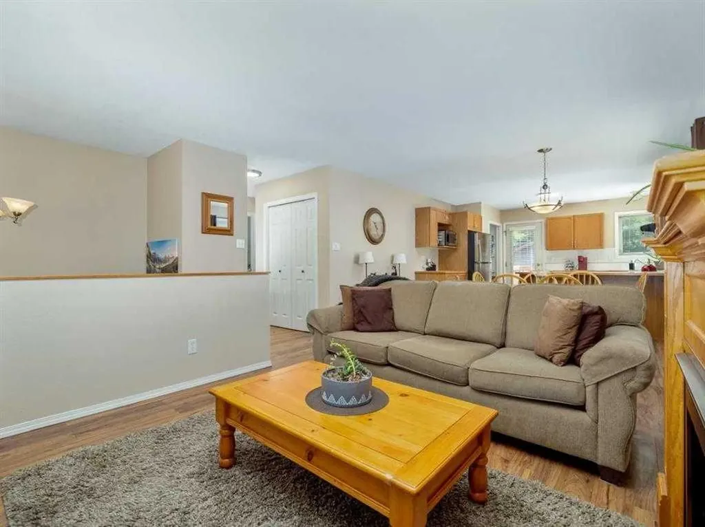 33 Peigan Court W Lethbridge AB T1K 6J4