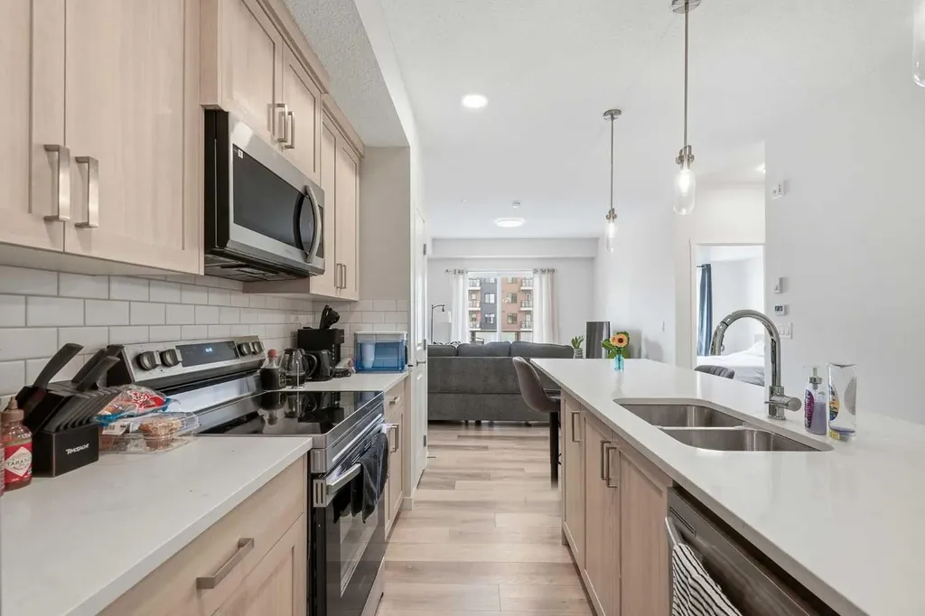 33 Carringham Gate NW Calgary AB T3P2H6