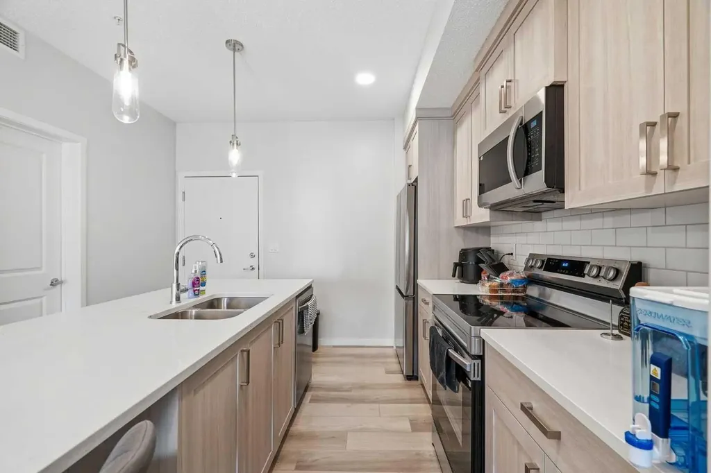 33 Carringham Gate NW Calgary AB T3P2H6