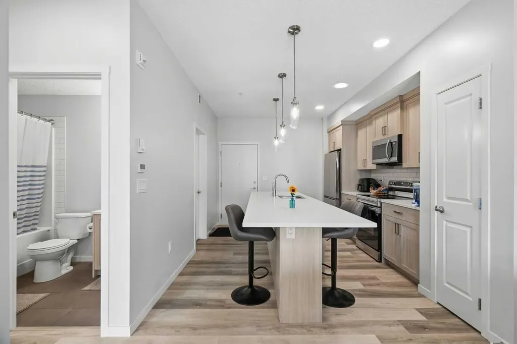 33 Carringham Gate NW Calgary AB T3P2H6