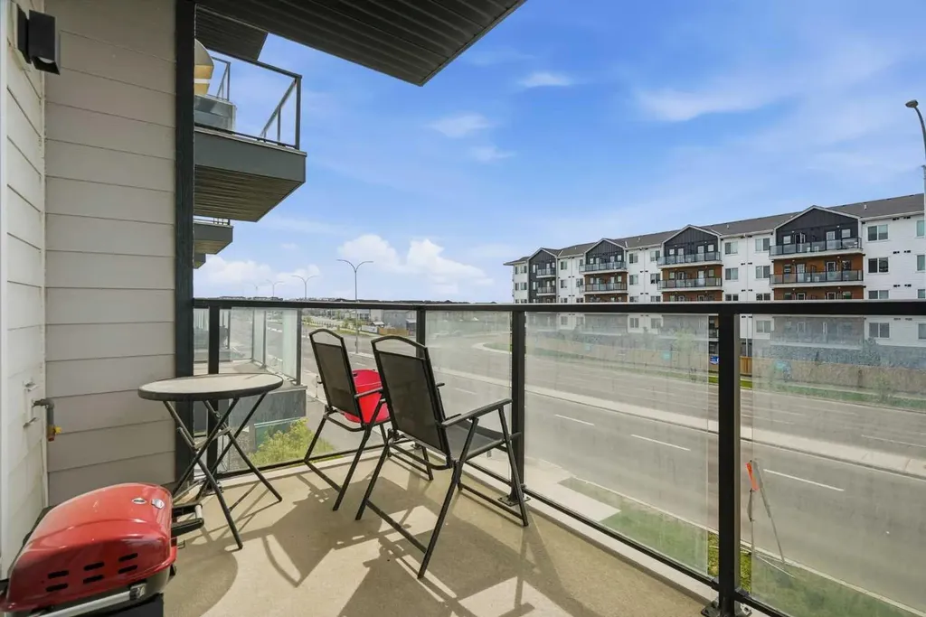 33 Carringham Gate NW Calgary AB T3P2H6
