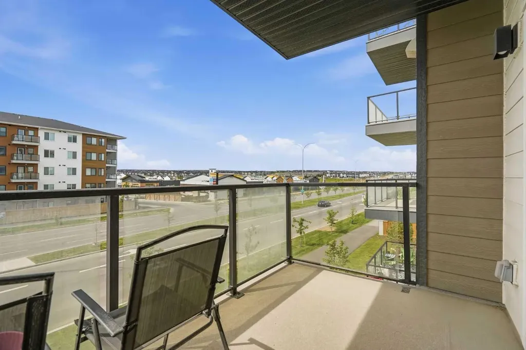 33 Carringham Gate NW Calgary AB T3P2H6