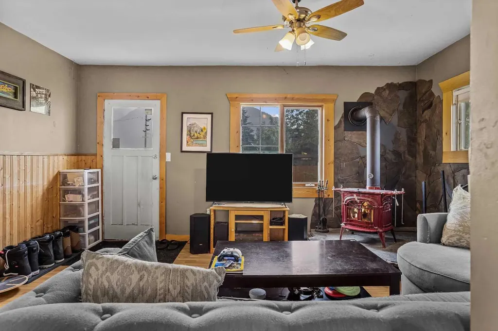 11 Fortress Mountain Way Exshaw AB T0L2C0