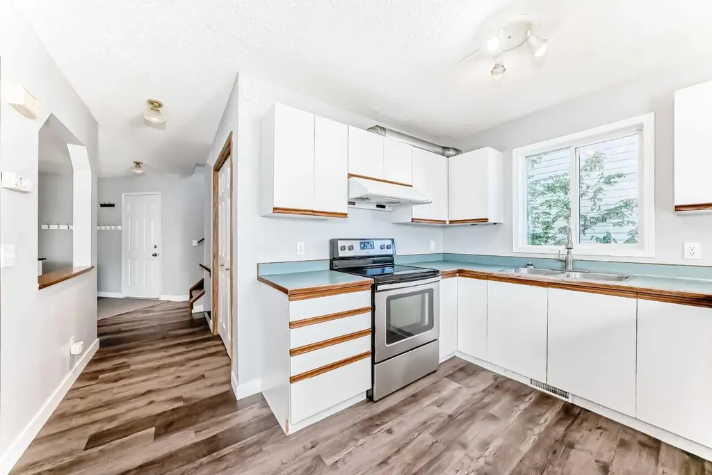 10800 Hidden Valley Drive NW Calgary AB T3A 5H6