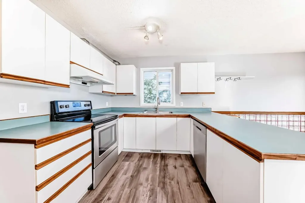10800 Hidden Valley Drive NW Calgary AB T3A 5H6